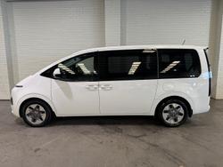 2022 Hyundai STARIA US4.V1 MY22 AWD Creamy White