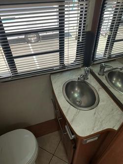 2010 Winnebago (Avida) Longreach