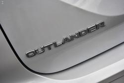 2025 Mitsubishi Outlander LS