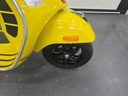 2022 VESPA GTS 300 SUPER SPORT Yellow