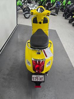 2022 VESPA GTS 300 SUPER SPORT Yellow