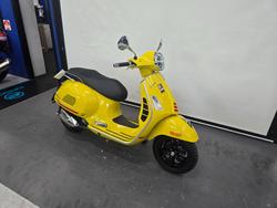 2022 VESPA GTS 300 SUPER SPORT Yellow