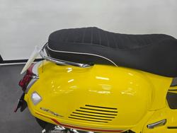 2022 VESPA GTS 300 SUPER SPORT Yellow