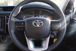 2022 Toyota Hilux SR