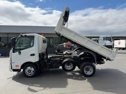 2018 Hino 300 Series 617