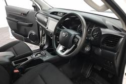 2022 Toyota Hilux SR