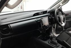 2022 Toyota Hilux SR