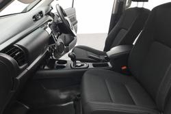 2022 Toyota Hilux SR