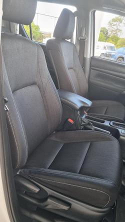 2022 Toyota Hilux SR