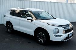 2025 Mitsubishi Outlander LS