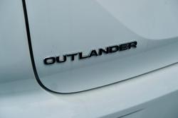 2025 Mitsubishi Outlander LS