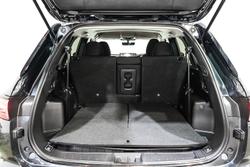 2025 Mitsubishi Outlander LS