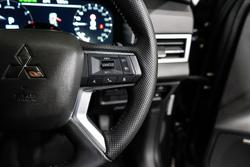 2025 Mitsubishi Outlander LS