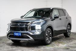 2025 Mitsubishi Outlander LS