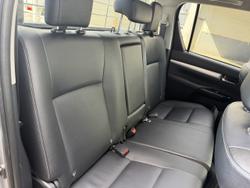 2023 Toyota Hilux SR5