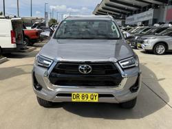 2023 Toyota Hilux SR5
