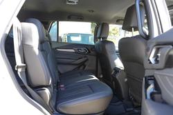 2025 Isuzu MU-X LS-T