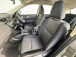 2022 Nissan X-TRAIL ST