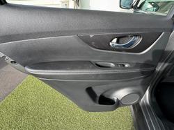 2022 Nissan X-TRAIL ST