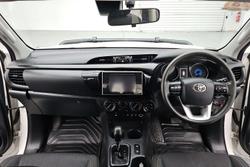 2019 Toyota Hilux SR