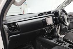 2019 Toyota Hilux SR