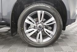 2023 Isuzu MU-X LS-T