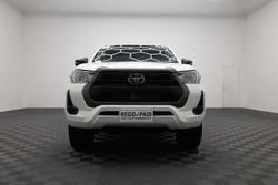 2022 Toyota Hilux SR