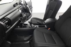 2022 Toyota Hilux SR