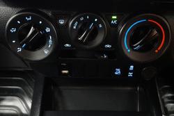 2022 Toyota Hilux SR