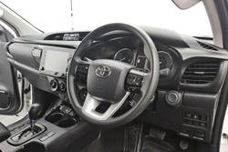 2022 Toyota Hilux SR