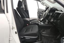 2022 Toyota Hilux SR