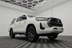 2022 Toyota Hilux SR