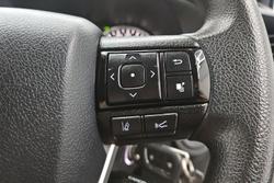 2022 Toyota Hilux SR