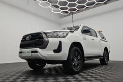 2022 Toyota Hilux SR