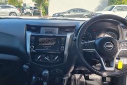 2022 Nissan Navara SL