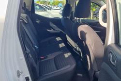 2022 Nissan Navara SL