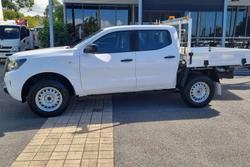 2022 Nissan Navara SL