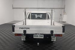 2022 Mitsubishi Triton GLX