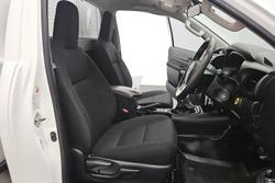 2019 Toyota Hilux SR