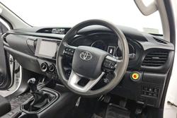 2019 Toyota Hilux SR