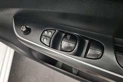 2021 Nissan Navara SL