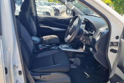 2021 Nissan Navara SL