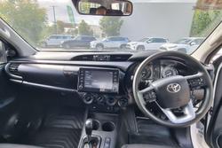 2022 Toyota Hilux SR