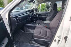 2022 Toyota Hilux SR