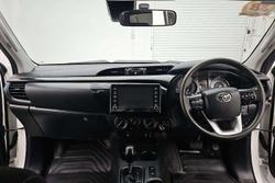 2022 Toyota Hilux SR