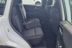 2024 Mitsubishi Outlander ES