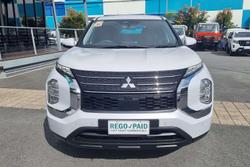 2024 Mitsubishi Outlander ES