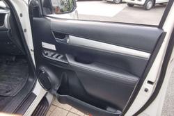 2021 Toyota Hilux SR5