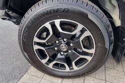 2021 Toyota Hilux SR5