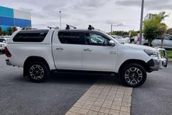 2021 Toyota Hilux SR5